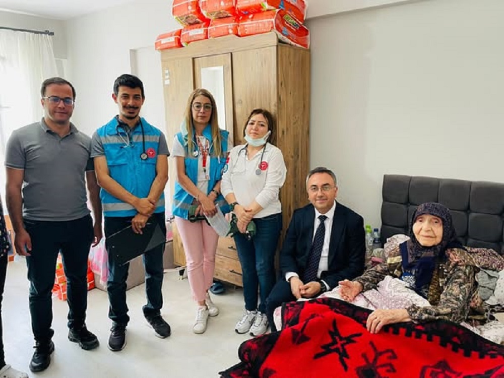 İl Sağlık Müdürü Huzurevi Ve Aile Sağlığı Merkezinde Vatandaşla Buluştu (2)
