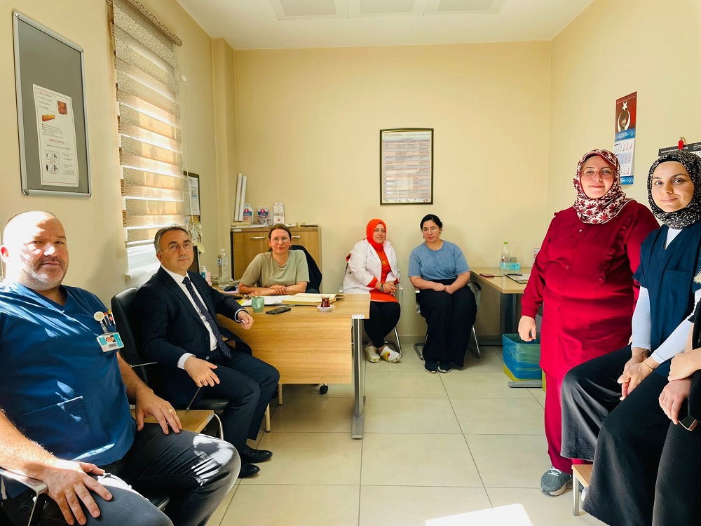 İl Sağlık Müdürü Huzurevi Ve Aile Sağlığı Merkezinde Vatandaşla Buluştu (8)