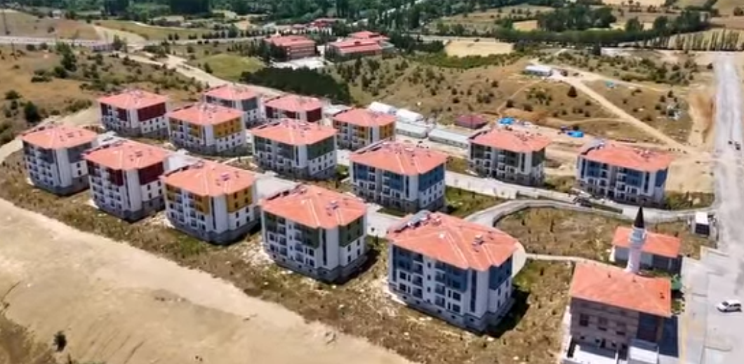 Ilgaz Toki̇’de Yeni Hayat Başlıyor Anahtarlar Sahiplerine Veriliyor (3)