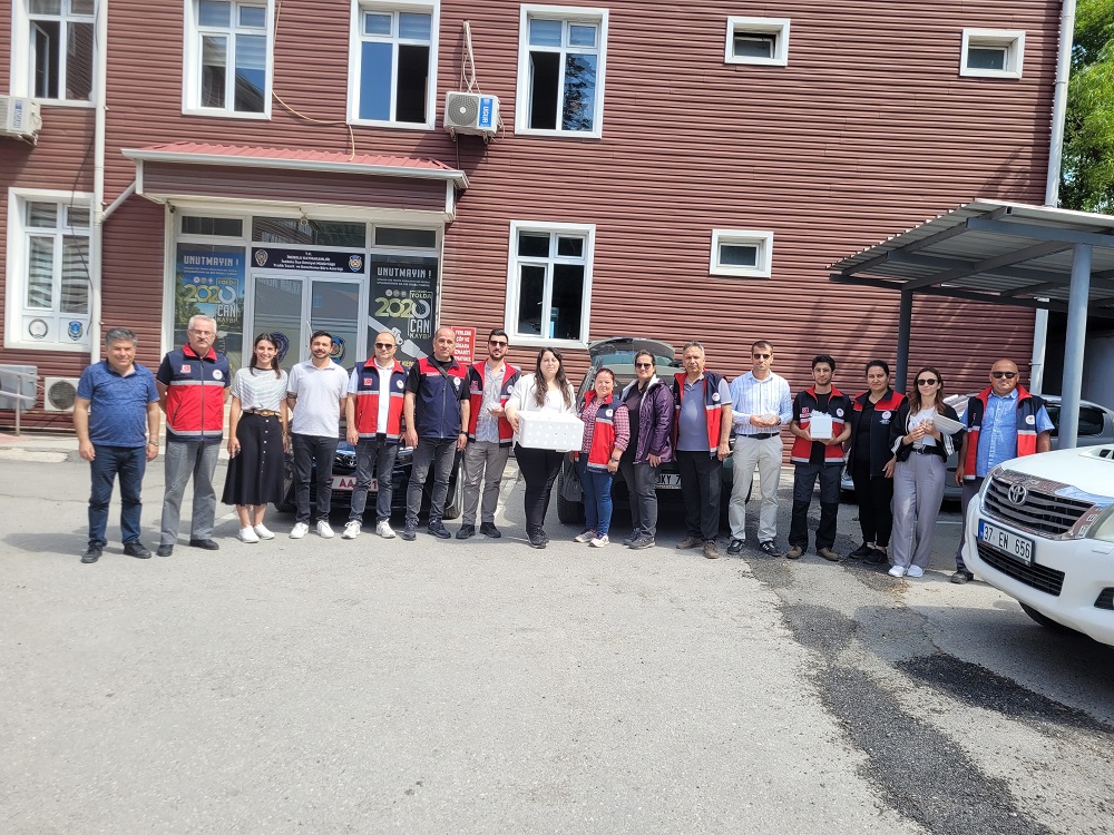 Kahverengi Kokarcaya Karşı Samuray Arısıyla Savaş Başladı (5)