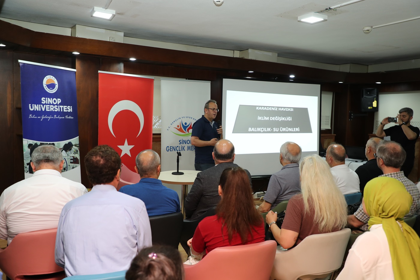 Karadeniz’de İklim Değişikliği Balıkçılığı Nasıl Etkiliyor Sinop’ta Bilim Kafe’de Anlatıldı (2)