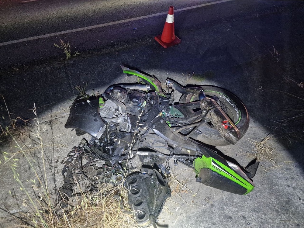 Karasu’da Farları Yanmayan Otomobile Çarpan Motosikletler Kaza Yaptı (5)