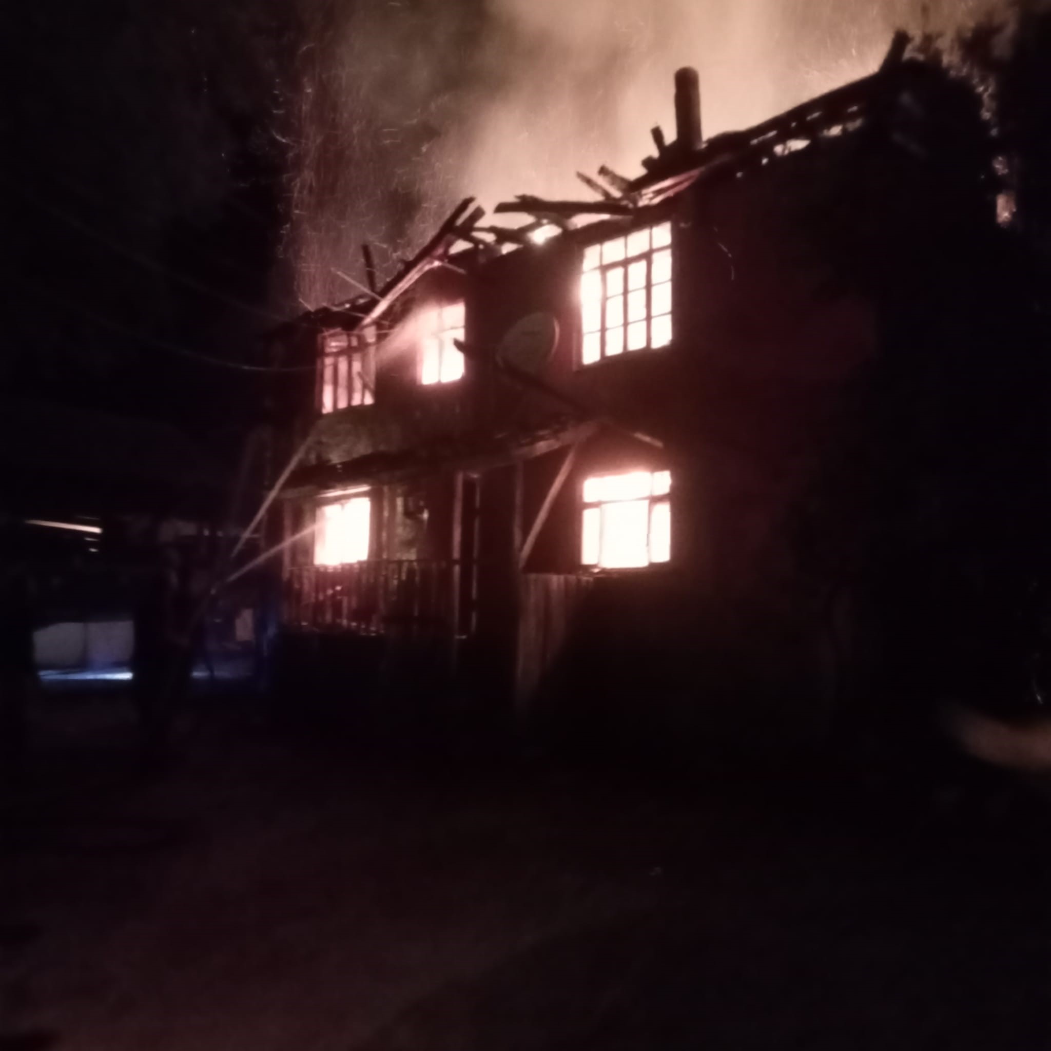 Kastamonu’da İki Katlı Ahşap Ev Alevlere Teslim Oldu