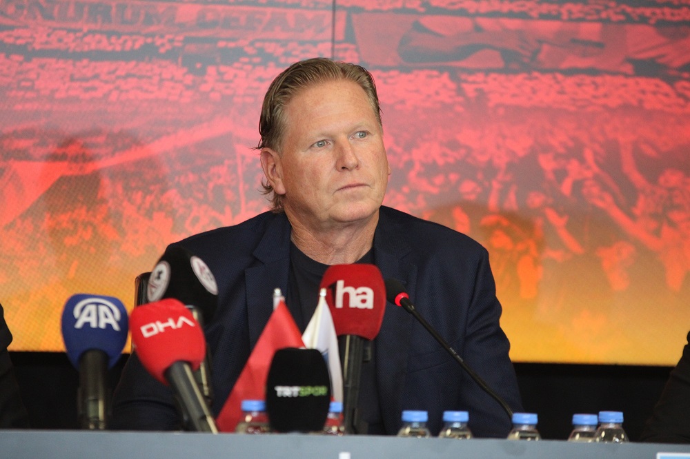 Kayserispor’da Markus Gisdol Dönemi Resmen Başladı İmza Töreni Yapıldı (1)