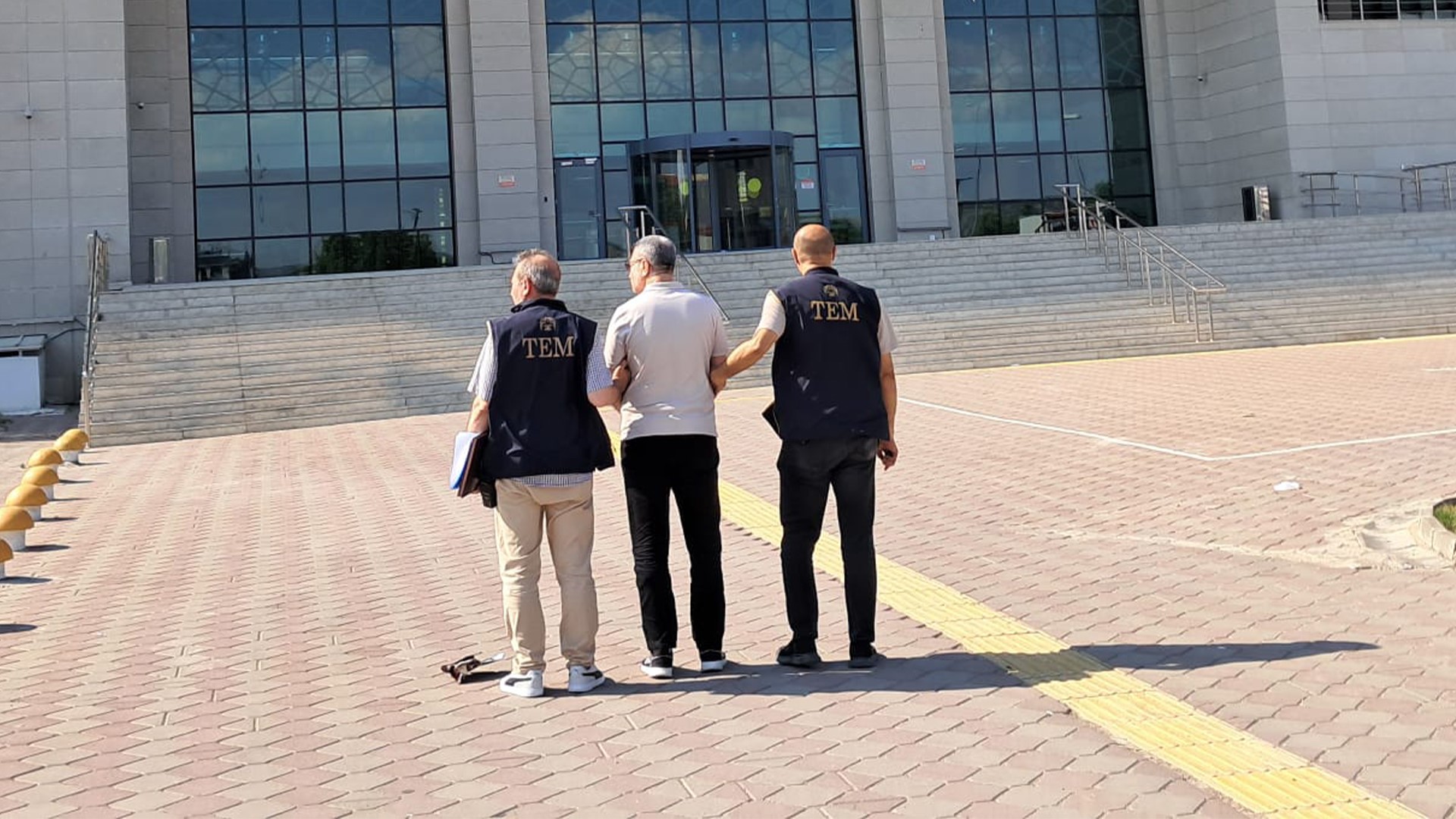 Kırıkkale'de Fetö Firarisi Sahte Kimlikle Yakalandı