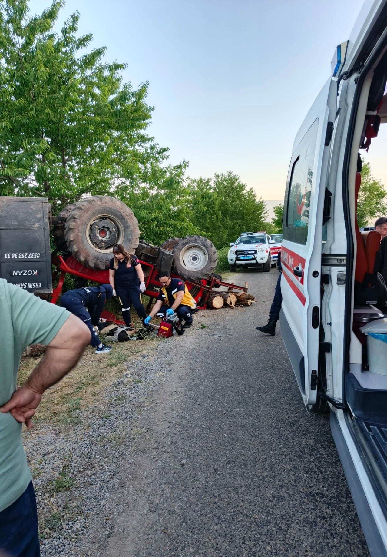 Kontrolden Çıkan Traktör Devrildi, Genç Yaşamını Yitirdi (2)