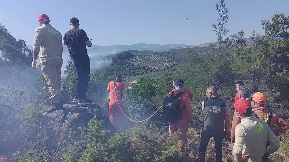 Manisa’da Alevler Kontrolden Çıktı Bostancı Mahallesi Tahliye Edildi (4)