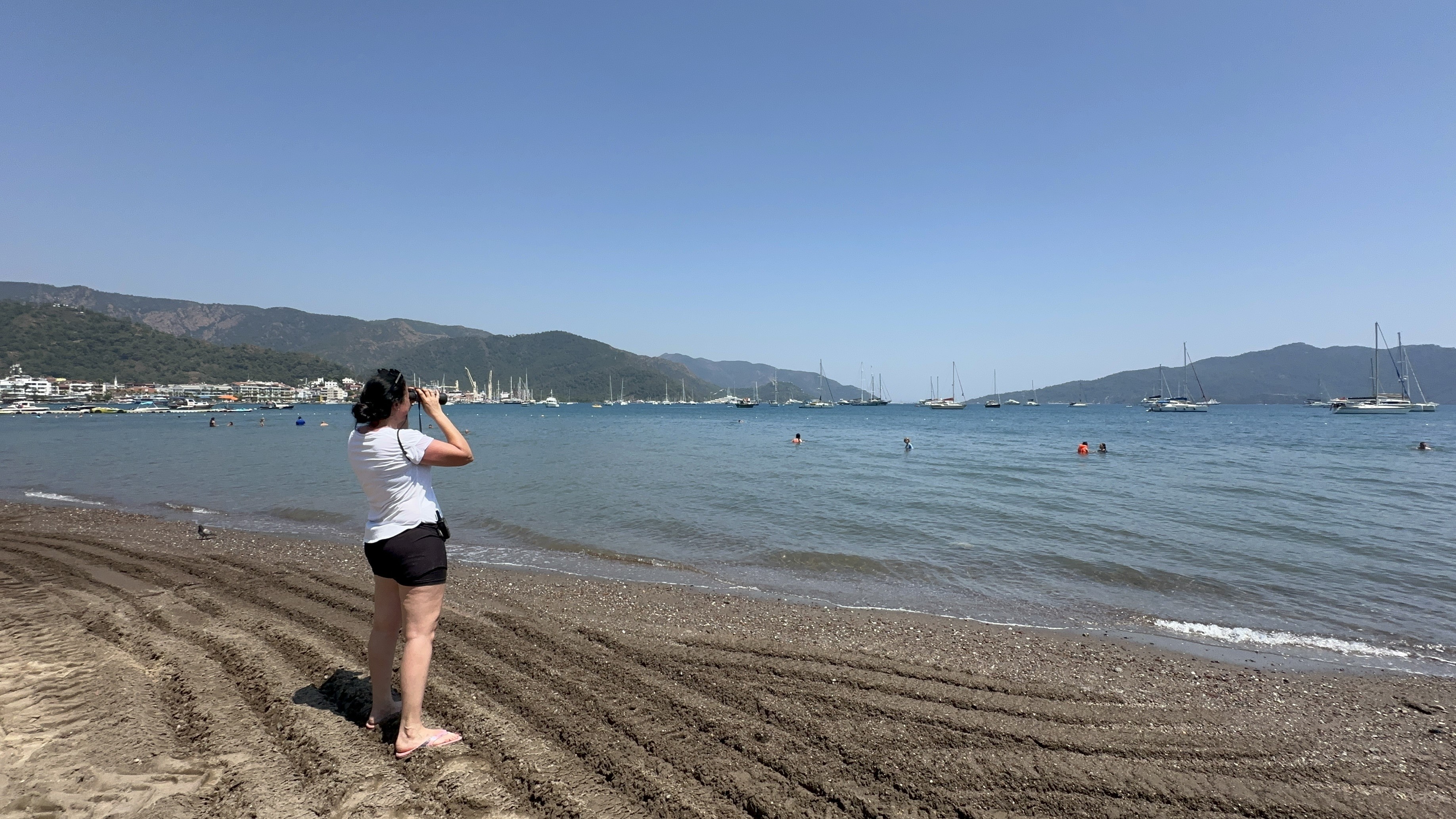 Marmaris’te Mavi Bayraklı Plajda Cankurtaranlar Göreve Başladı (2)