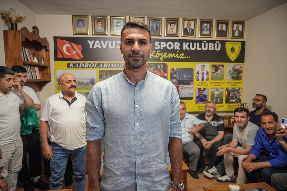 Milli Futbolcu Zeki Çelik’ten Altyapı Kulübüne Ekipman Desteği (2)