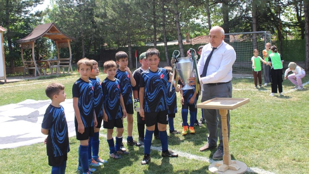 Minik Futbolculardan Profesyonel Turnuva Heyecanı (1)