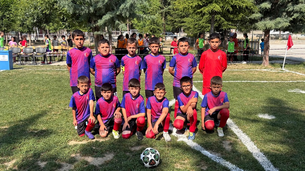 Minik Futbolculardan Profesyonel Turnuva Heyecanı (5)