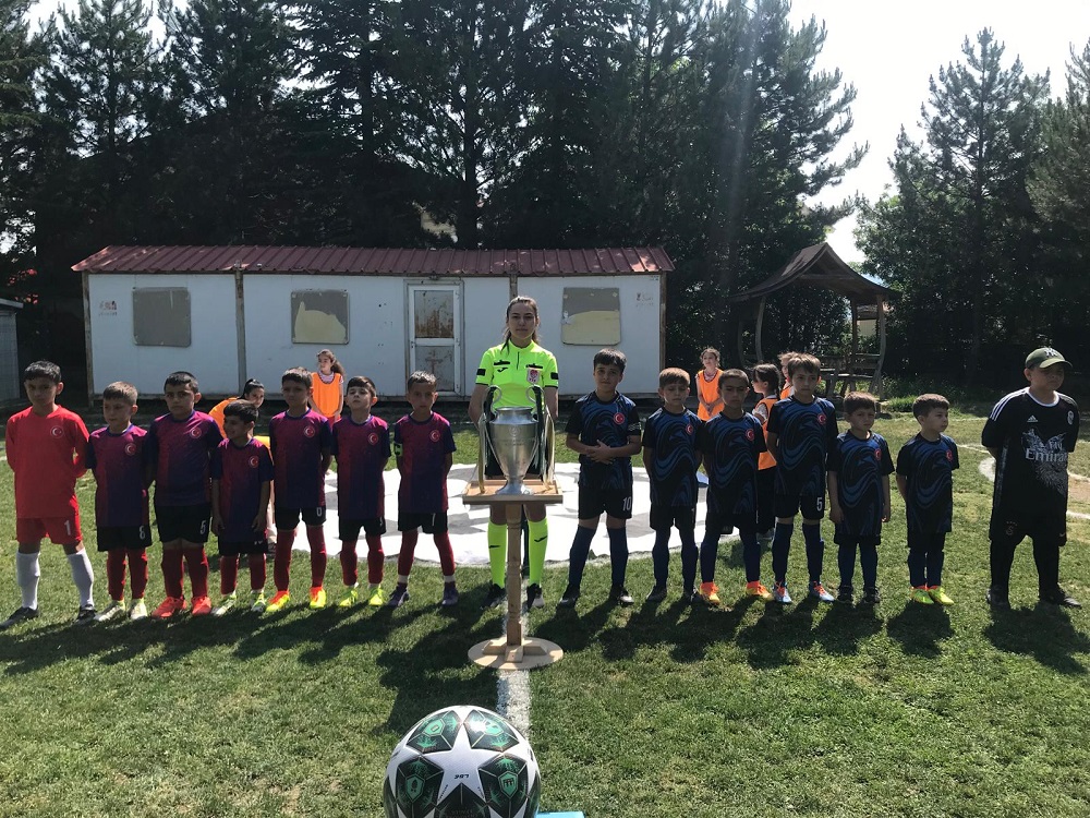 Minik Futbolculardan Profesyonel Turnuva Heyecanı (6)