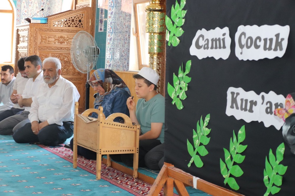 Minik Yürekler Kur’an'la Buluştu Yaz Kursları Coşkuyla Açıldı (2)