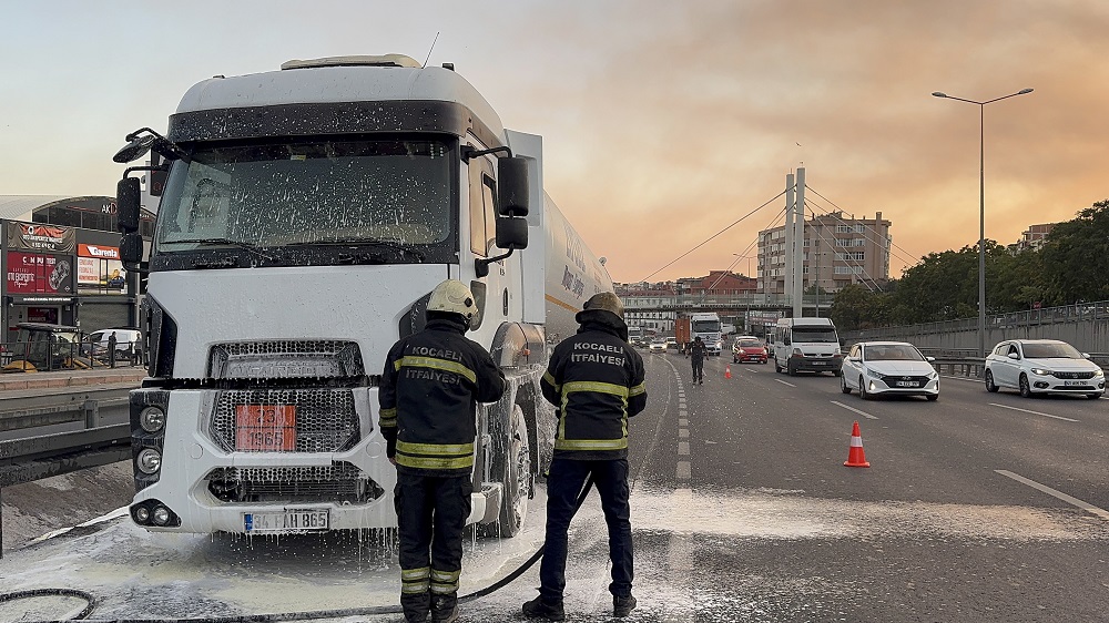Motoru Alev Alan Tanker Kocaeli’de Paniğe Neden Oldu (2)