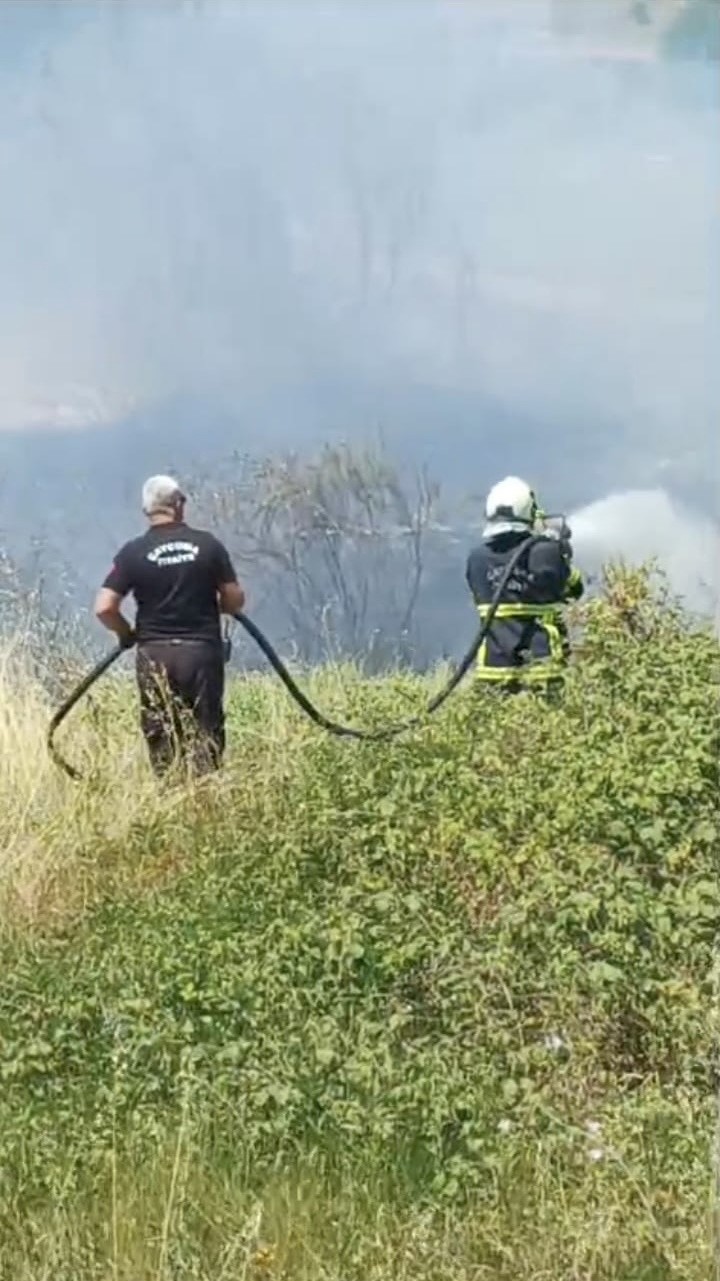 Örtü Yangını Zonguldak Çaycuma’da Korkuttu, Müdahale Sürüyor (1)