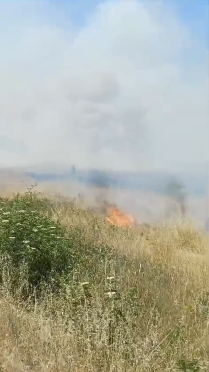 Örtü Yangını Zonguldak Çaycuma’da Korkuttu, Müdahale Sürüyor (2)
