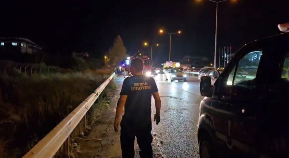 Otluk Alana Sıçrayan Havai Fişek Yangın Çıkardı (4)