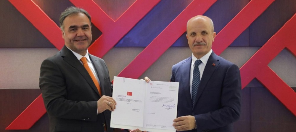 Prof. Dr. Mevlüt Karataş Mazbatasını Aldı