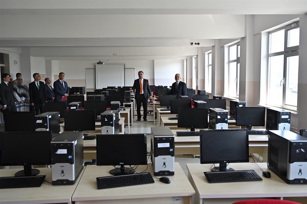 Rektör Mevlüt Karataş’tan Eğitim Kurumlarına İnceleme Turu (3)