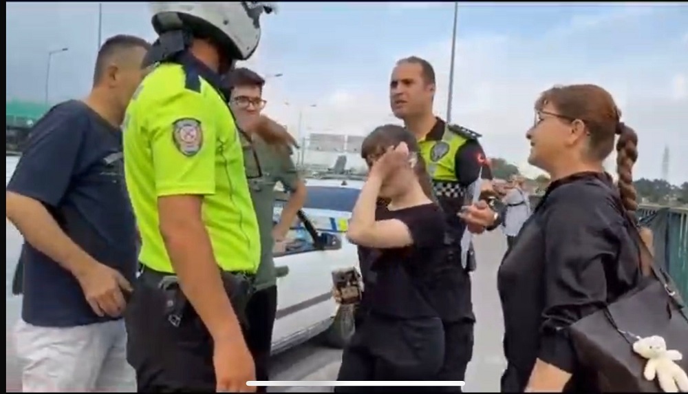 Sınav Yolunda Araç Bozuldu, Polis Yardımıyla Yetişti (3)