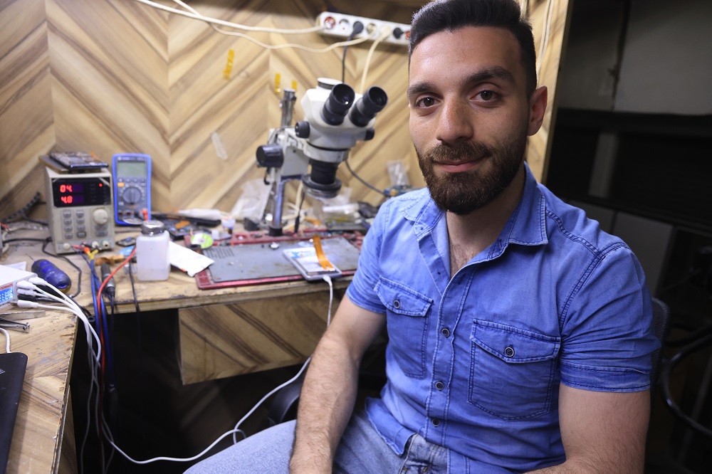Tamir Telefon Patladı İş Yerini Alevlerden Muhammed Ramazan Kurtardı (3)