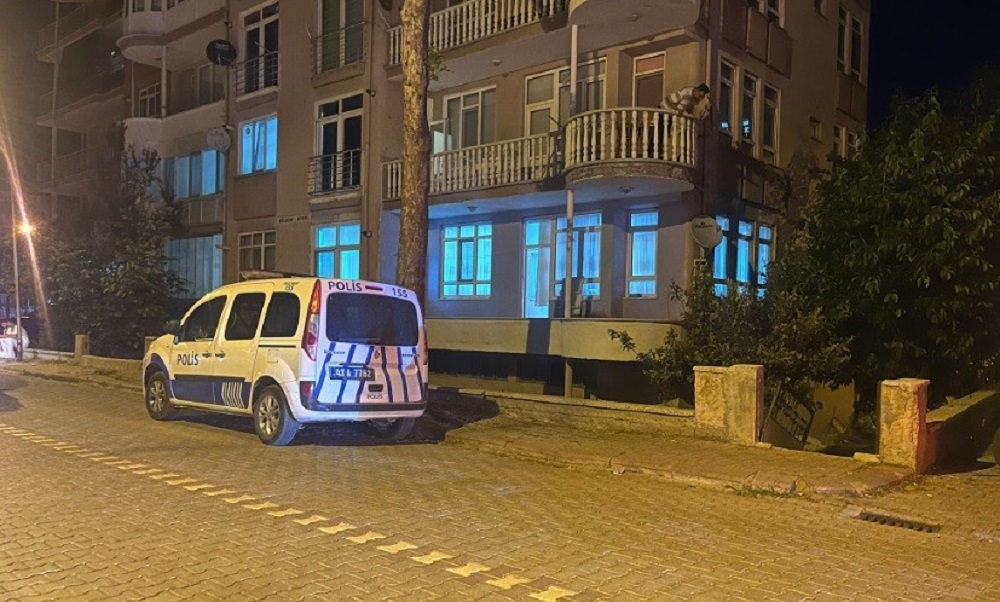 Tavşanlı’da Silah Faciası 15 Yaşındaki Kardeş Ablasını Vurdu (1)
