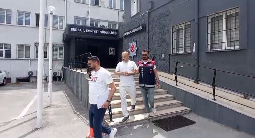 Telefonunu Verdi, Tüm Hesabı Boşaltıldı! (1)