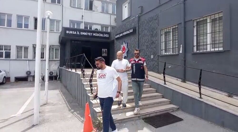 Telefonunu Verdi, Tüm Hesabı Boşaltıldı! (2)