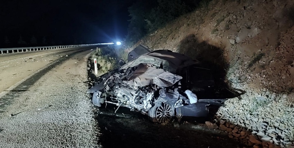 Trafik Kazası Faciası 1 Kişi Öldü, 8 Yaralı Var (2)