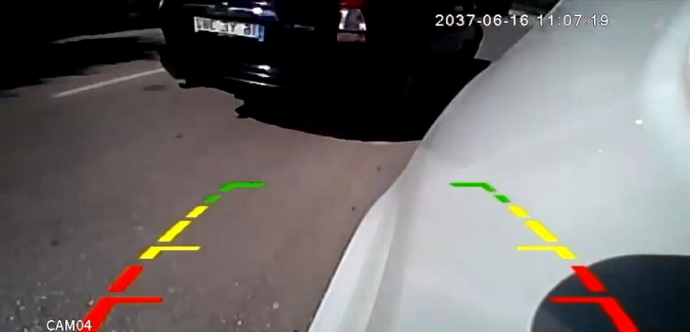 Trafikte Tehlikeli Şov Kazayla Bitti Servis Aracına Çarptılar (3)