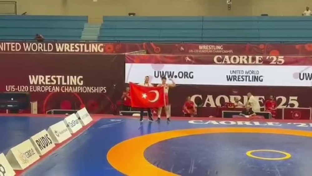 Türk Güreşçiden Rus Rakibine Karşı Ezici Galibiyet! (1)