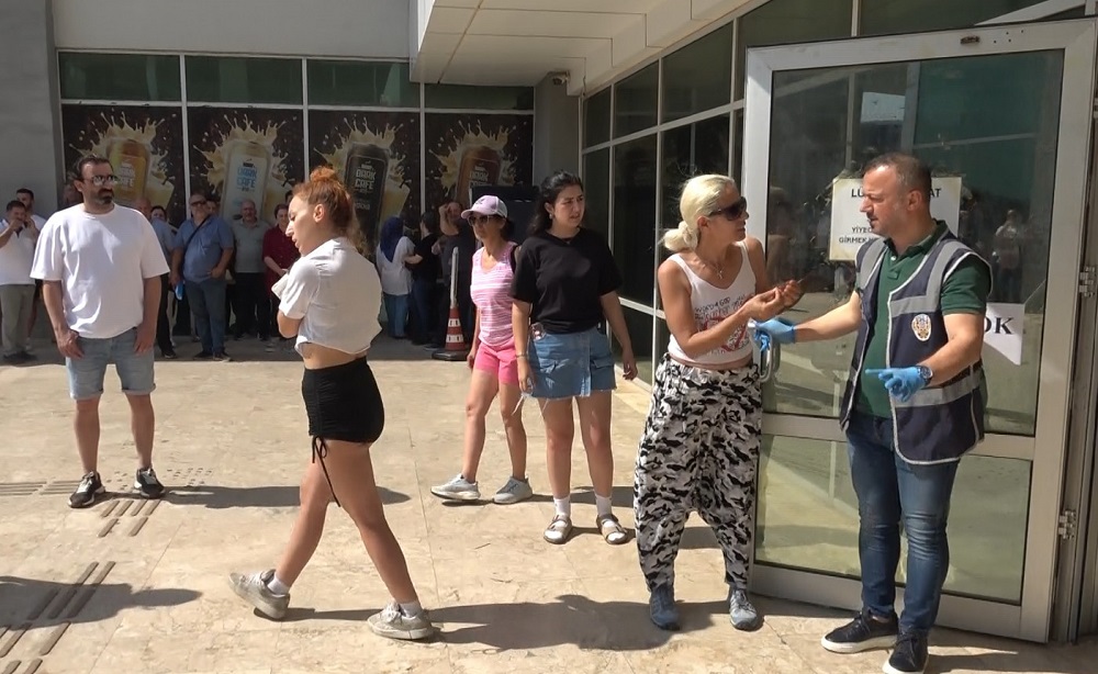 Tyt Sınavında Son Dakika Draması Takıyı Çıkaramayan Genç Kız Üzgün Ayrıldı (1)-2