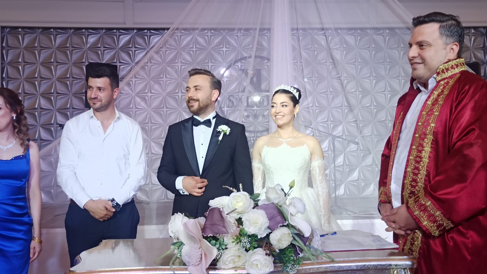 Unutulmaz Bir Düğünle Gamze Ve Berat Çifti Evlenerek Mutluluğa “Evet” Dedi (3)