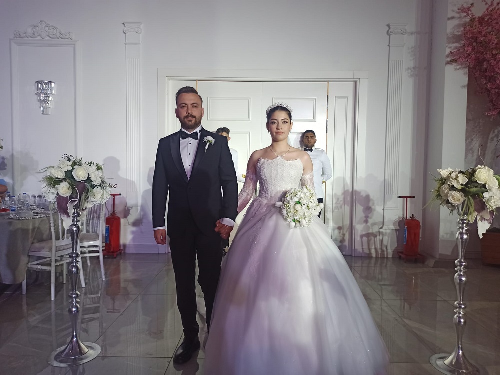 Unutulmaz Bir Düğünle Gamze Ve Berat Çifti Evlenerek Mutluluğa “Evet” Dedi (6)