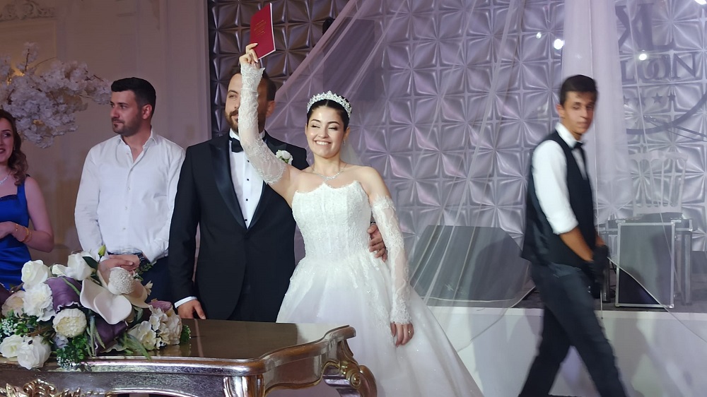 Unutulmaz Bir Düğünle Gamze Ve Berat Çifti Evlenerek Mutluluğa “Evet” Dedi (9)