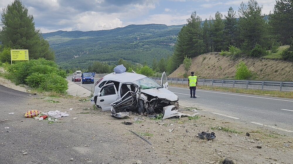 Uzman Çavuşun Aracı Menfeze Girdi Küçük Yağız Hayatını Kaybetti (2)