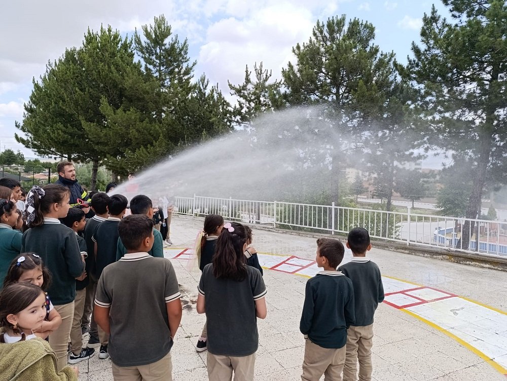 Yangın Tatbikatı Öğrencilere Heyecanlı Anlar Yaşattı (1)