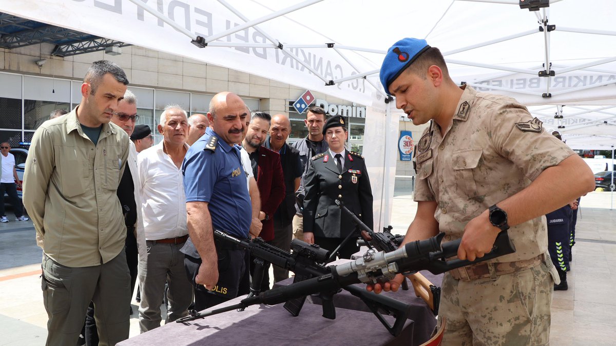 Yunus Avm’de Jandarma Teşkilatı Tanıtım Standına Yoğun İlgi (1)