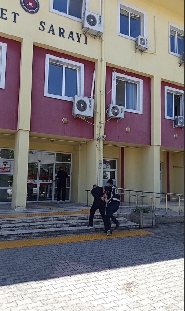 35 Suç Kaydı Olan Hırsız Cami Tuvaletinde Yakalandı (2)