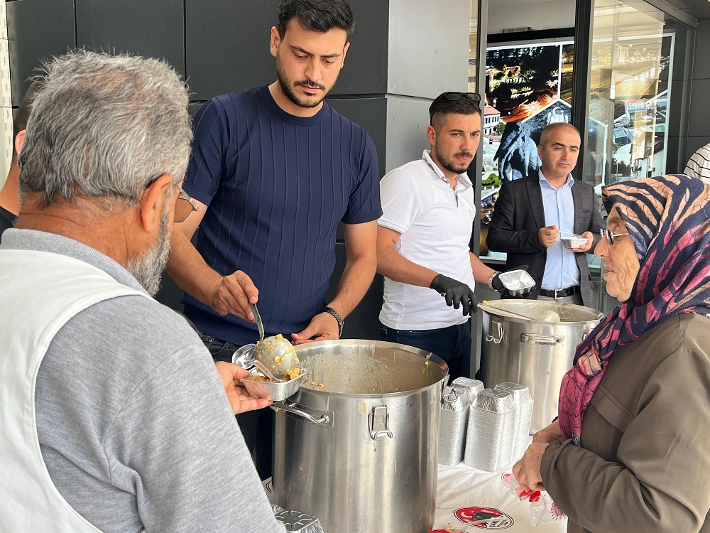 Başkan Esen’den Aşure Günü’nde Anlamlı İkram (1)