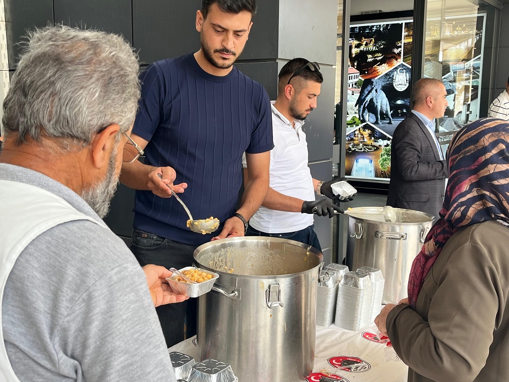 Başkan Esen’den Aşure Günü’nde Anlamlı İkram (2)