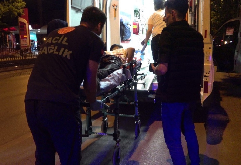 Borç Kavgasında Bıçaklar Konuştu İki Kardeş Hastaneye Kaldırıldı (2)