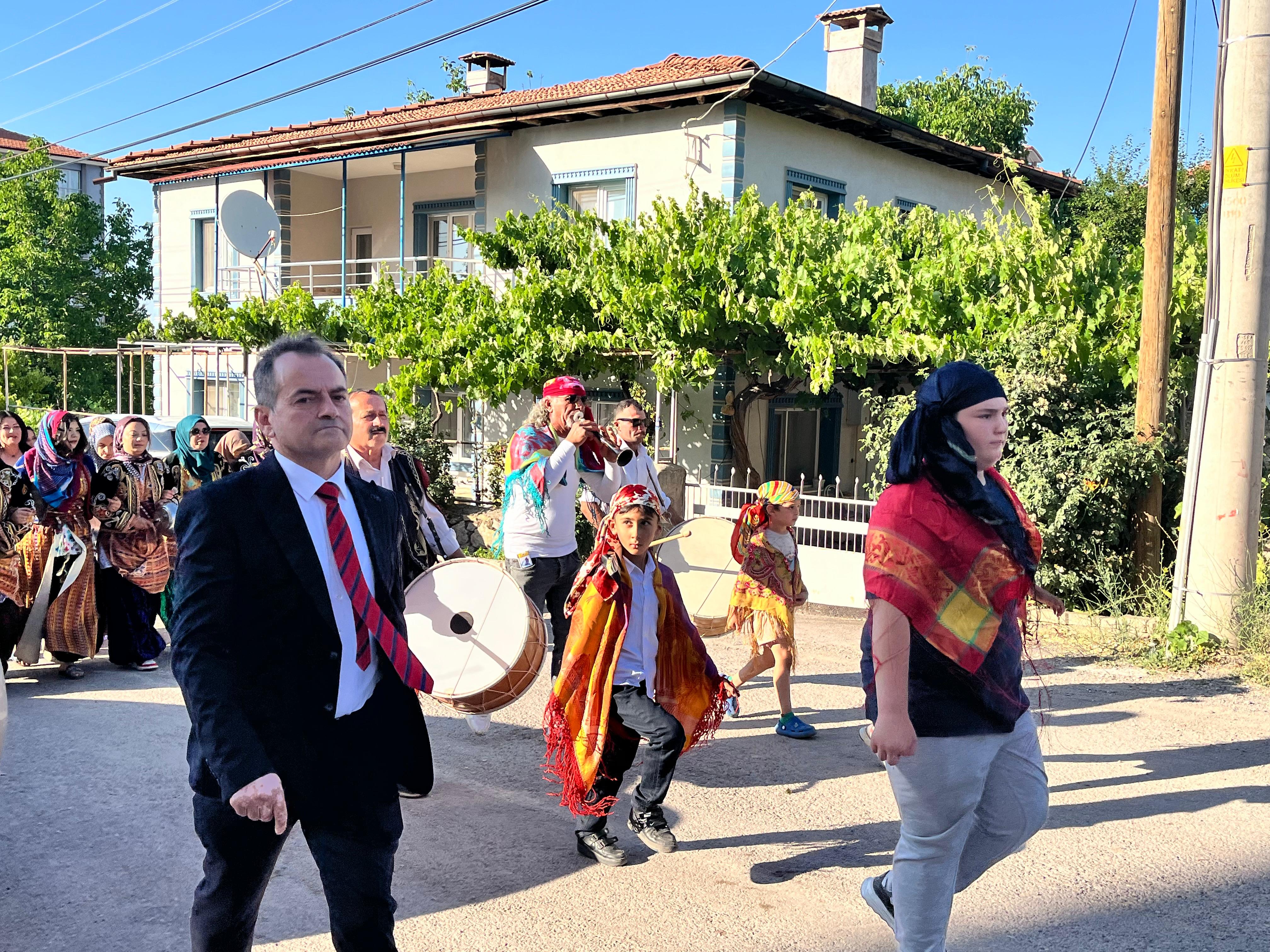 Çankırı Eldivan’da Seymen Geleneği Sokakta Yaşatıldı (2)