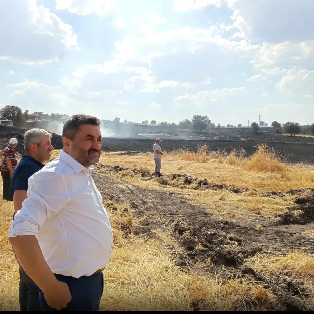 Çankırı Orta’da Korkutan Yangın! Belediye Ve Çevre Ekipleri Anında Müdahale Etti (7)