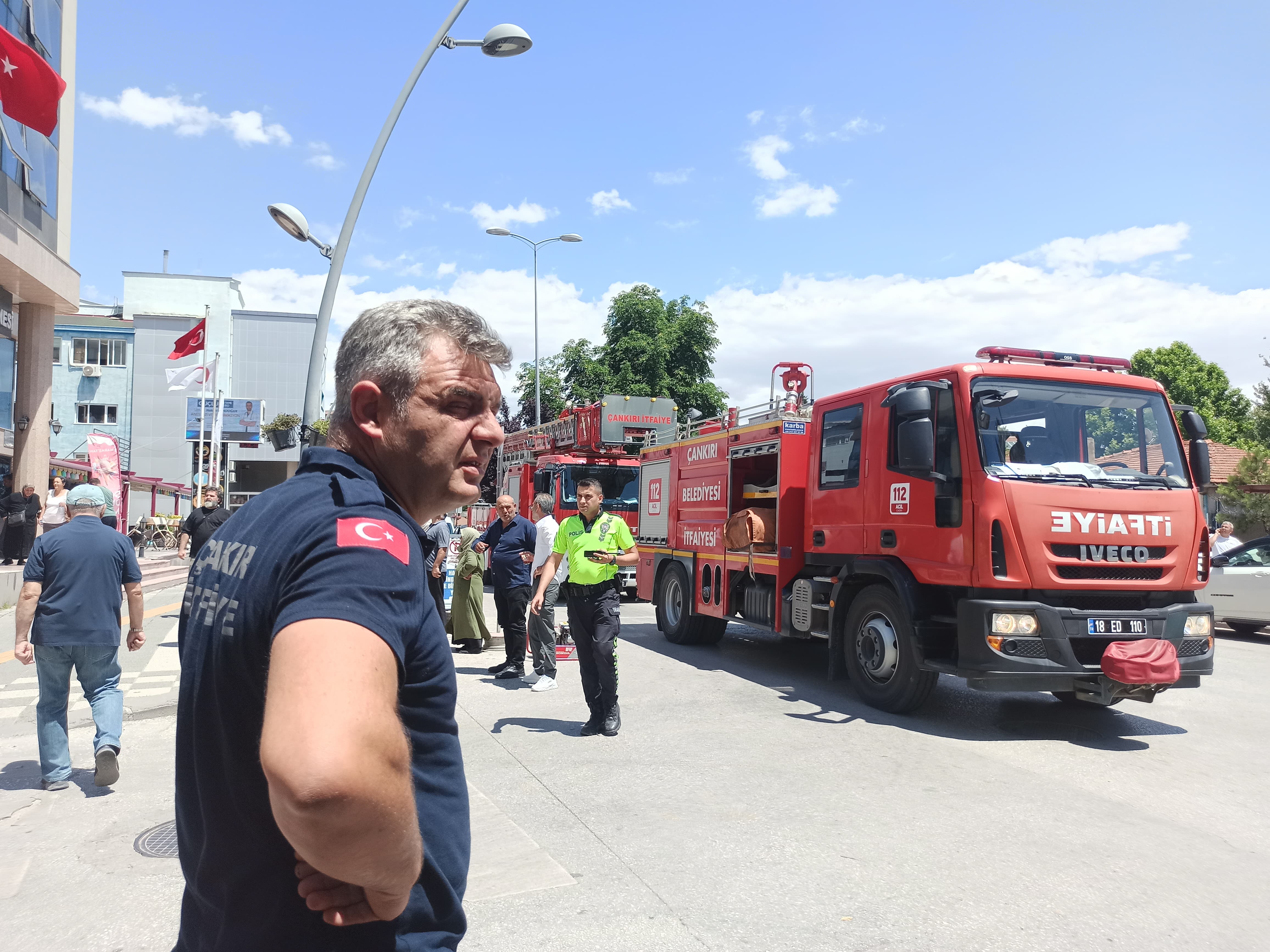Çankırı’da Nefes Kesen Anlar! 7. Kattan Aşağı Atlamak İstedi (1)