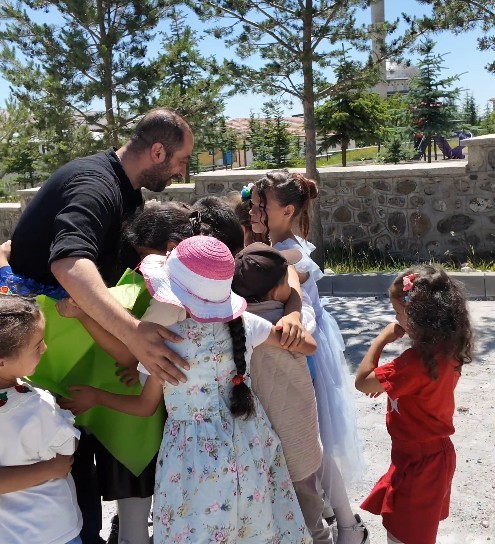 Çankırılı Hayırsever Servet Sevindim’den Köy Okullarına Umut Dolu Ziyaret (2)