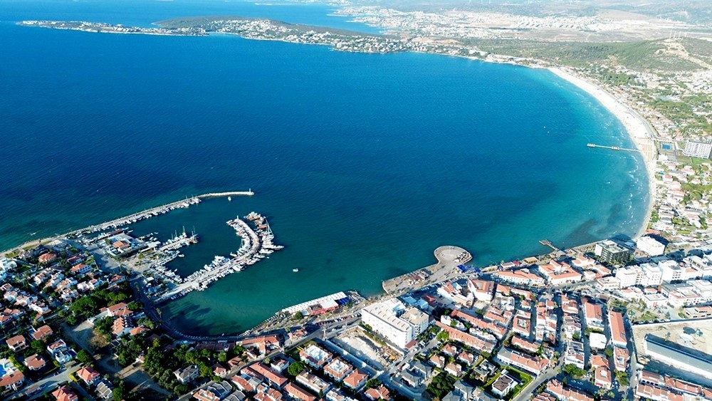 Çeşme'de Dayanışma Büyüyor Turizm Devam Ediyor (1)