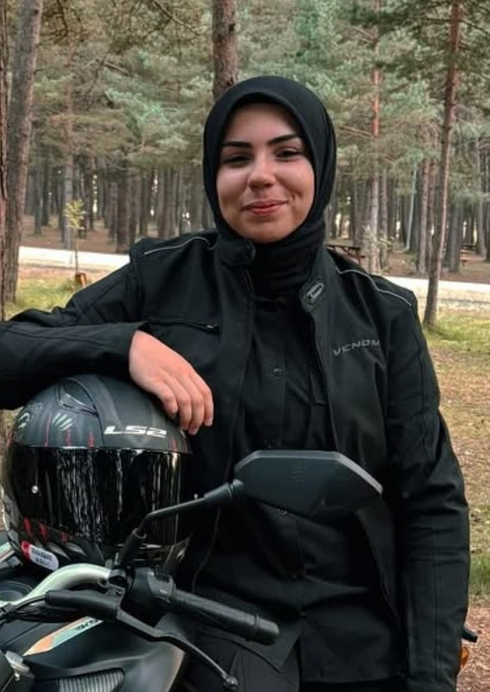 Genç Anestezi Teknikeri Zehra Dükel Trafik Kazasında Hayatını Kaybetti (2)