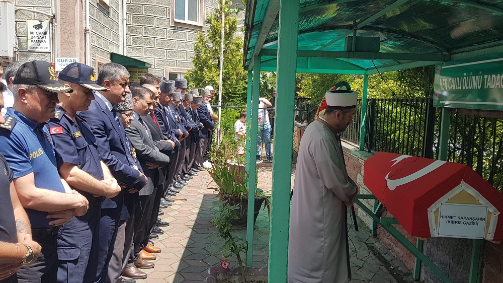 Kıbrıs Gazisi Hikmet Kapanşahin Gözyaşlarıyla Uğurlandı (3)