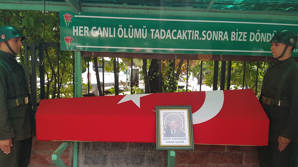 Kıbrıs Gazisi Hikmet Kapanşahin Gözyaşlarıyla Uğurlandı (4)